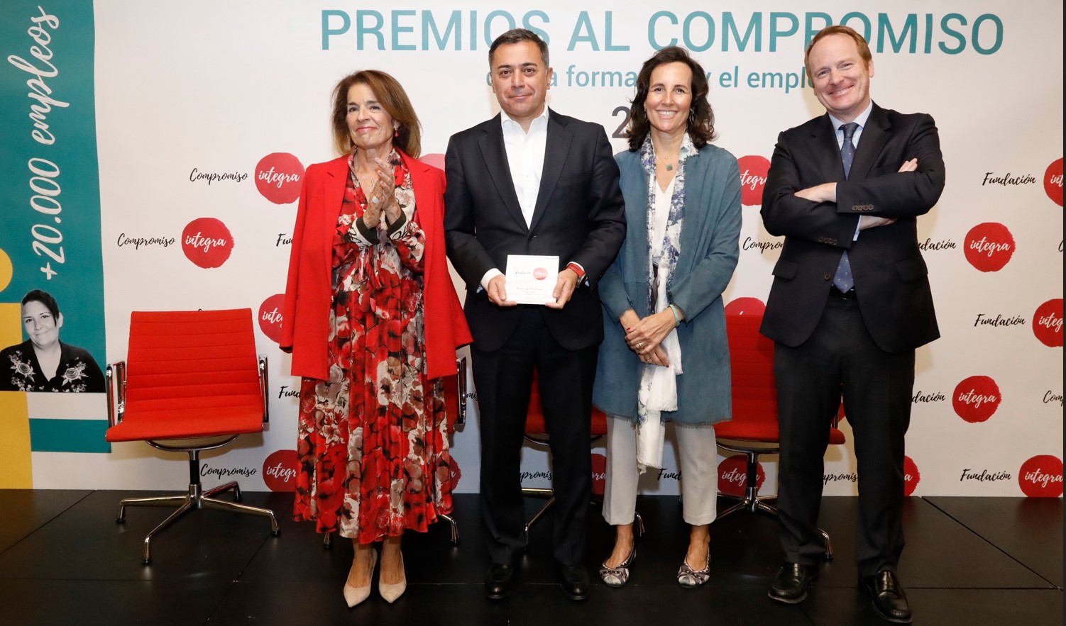 Vía Cérele recibiendo el Premio al Voluntariado Corporativo de Fundación Integra